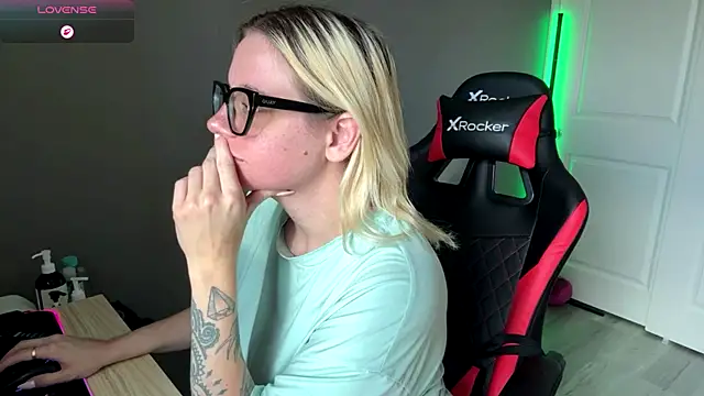 Charlies world online show from September 2025 05:42:01 PM