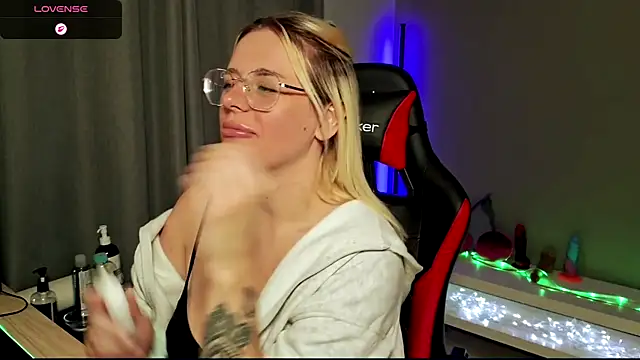 Charlies world online show from September 2025 05:11:01 PM