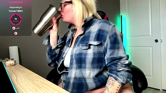 Charlies world online show from November 2025 05:38:02 PM