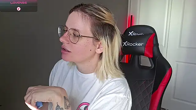 Charlies world online show from October 2025 06:18:01 PM