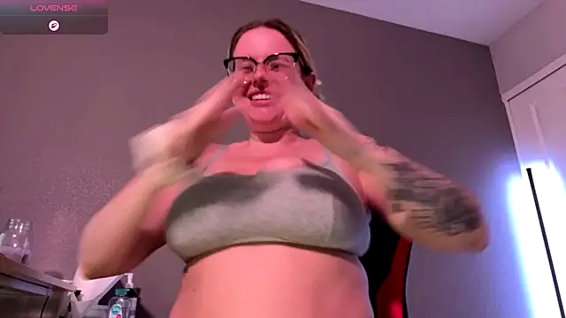 Charlies world online show from November 2025 06:51:02 PM