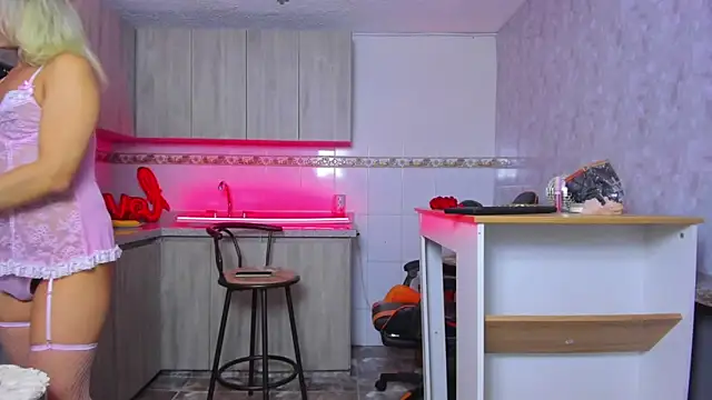 ZaiMoon  online show from October 2025 07:33:01 PM
