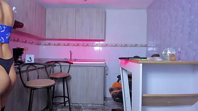 ZaiMoon  online show from December 2025 08:42:02 PM