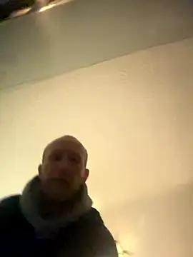 Snapshot of StudL chatting on October 2025 09:36:01 PM StudL online show from October 2025 09:36:01 PM