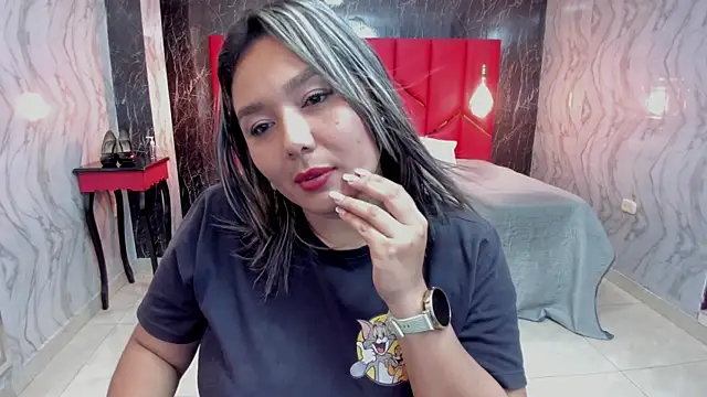 LatinaHoleQueen online show from April 2026 04:53:01 PM