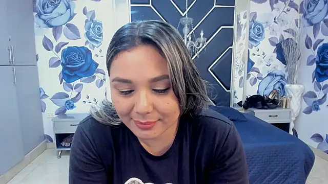 Snapshot of LatinaHoleQueen chatting on October 2025 03:57:02 PM LatinaHoleQueen online show from October 2025 03:57:02 PM