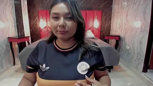 Snapshot of LatinaHoleQueen chatting on November 2025 02:53:01 PM LatinaHoleQueen online show from November 2025 02:53:01 PM