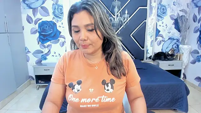 Snapshot of LatinaHoleQueen chatting on October 2025 02:18:01 PM LatinaHoleQueen online show from October 2025 02:18:01 PM