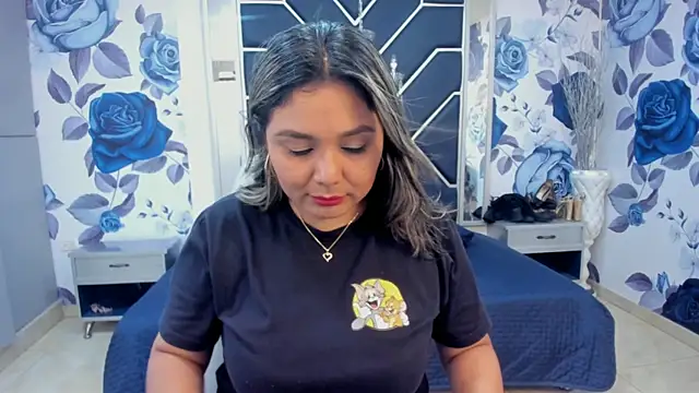 Snapshot of LatinaHoleQueen chatting on October 2025 02:28:01 PM LatinaHoleQueen online show from October 2025 02:28:01 PM