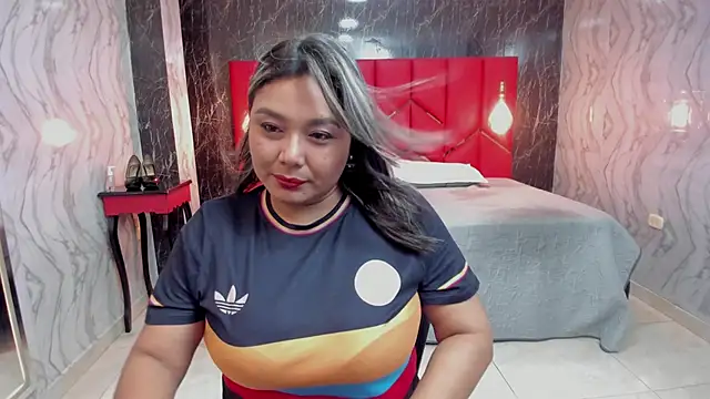 LatinaHoleQueen online show from April 2026 02:34:01 PM