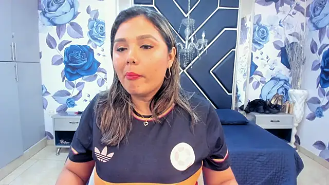 Snapshot of LatinaHoleQueen chatting on October 2025 02:50:02 PM LatinaHoleQueen online show from October 2025 02:50:02 PM