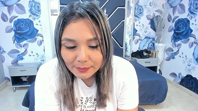 Snapshot of LatinaHoleQueen chatting on September 2025 02:34:02 PM LatinaHoleQueen online show from September 2025 02:34:02 PM