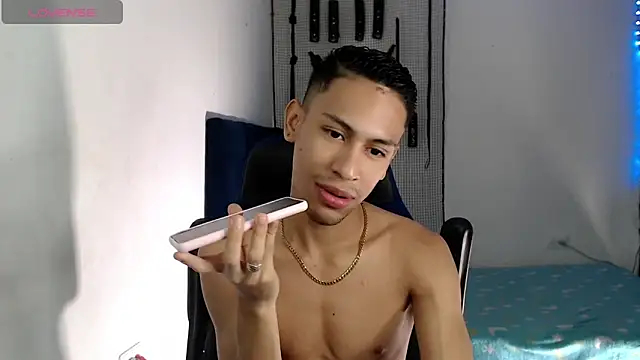 dylan apol0 online show from November 2025 04:17:02 AM