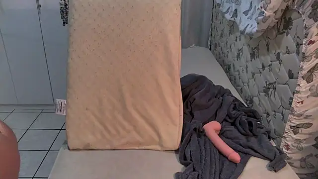 Snapshot of raposinharabuda chatting on November 2025 01:53:01 AM raposinharabuda online show from November 2025 01:53:01 AM