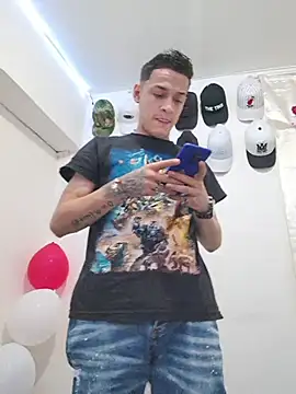 Ethanho0t online show from October 2025 06:09:01 PM