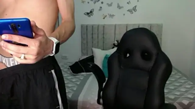 Ethanho0t online show from January 2026 09:03:02 AM