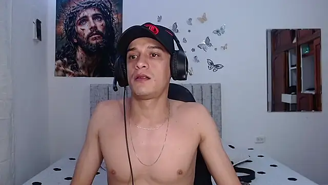 Ethanho0t online show from January 2026 06:28:02 AM