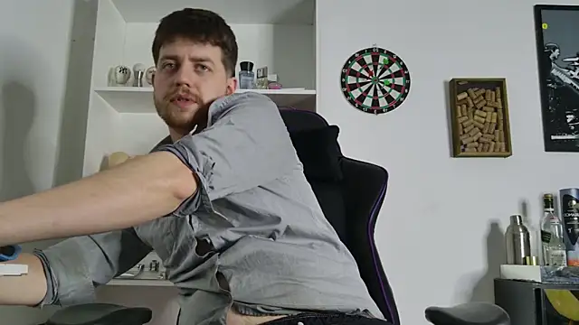 Snapshot of aaron_nvk chatting on October 2025 09:33:02 PM aaron nvk online show from October 2025 09:33:02 PM