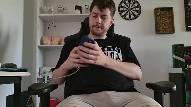 aaron nvk online show from February 2026 09:21:01 PM