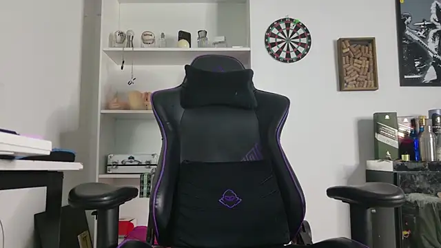 aaron nvk online show from February 2026 04:24:02 AM