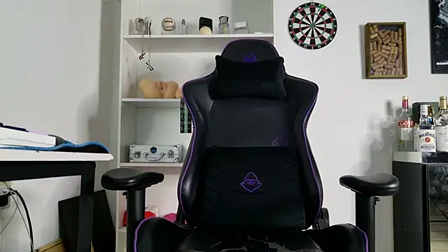 aaron nvk online show from April 2026 09:43:02 PM