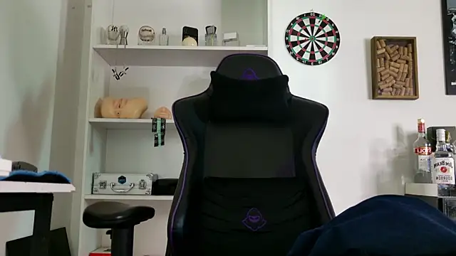 aaron nvk online show from April 2026 06:44:02 PM