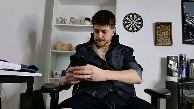 Snapshot of aaron_nvk chatting on December 2025 09:23:01 PM aaron nvk online show from December 2025 09:23:01 PM