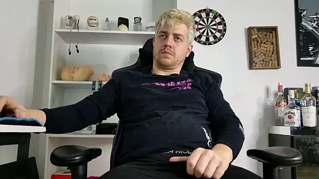 aaron nvk online show from April 2026 07:41:02 PM