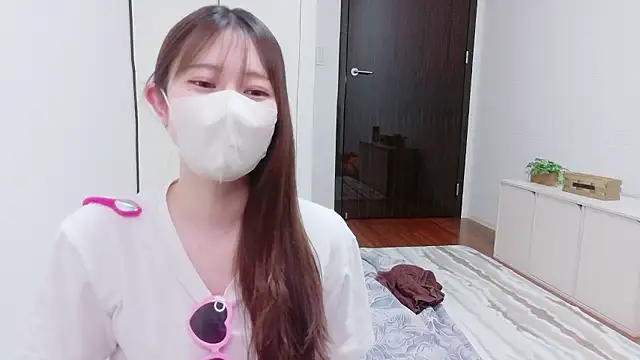 MOEMOE-Q online show from June 2026 01:49:01 PM
