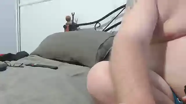 bobdown17 online show from November 2025 12:00:01 AM