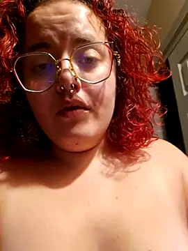 nuttiebuddy1 online show from September 2025 06:46:01 AM