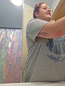 nuttiebuddy1 online show from September 2025 03:09:02 AM