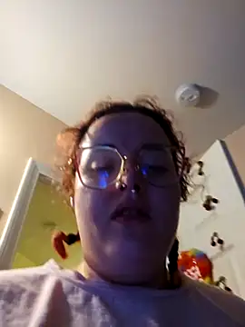 nuttiebuddy1 online show from September 2025 11:59:02 AM