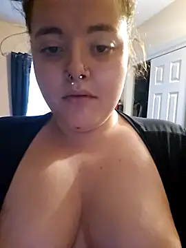 nuttiebuddy1 online show from October 2025 06:42:02 PM