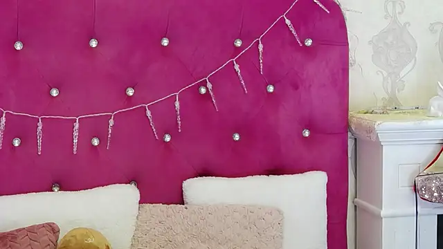 AlexisDevine online show from December 2025 05:28:01 AM