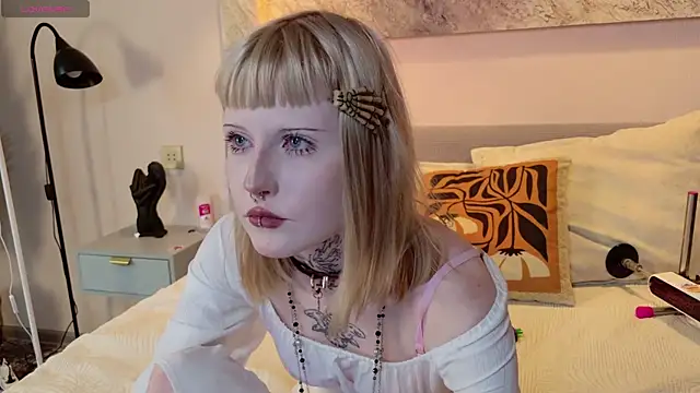 Snapshot of MilkMeSoftly chatting on June 2026 08:55:01 AM MilkMeSoftly online show from June 2026 08:55:01 AM