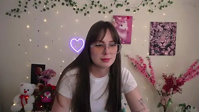 Snapshot of Amanda_Bright_ chatting on May 2026 10:24:01 AM Amanda Bright online show from May 2026 10:24:01 AM