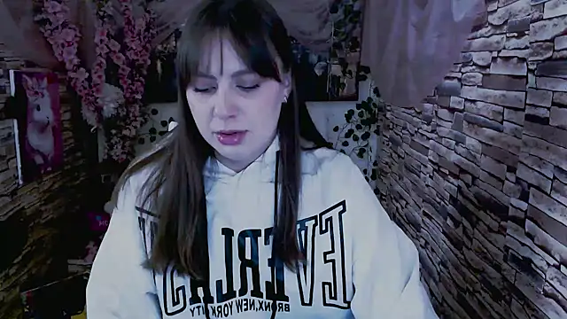 Amanda Bright  online show from September 2025 06:39:02 AM