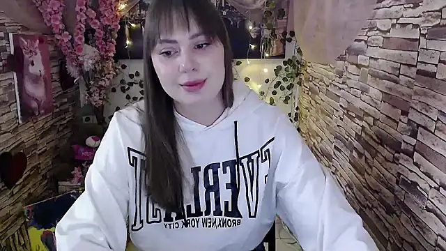 Amanda Bright  online show from October 2025 06:36:01 AM