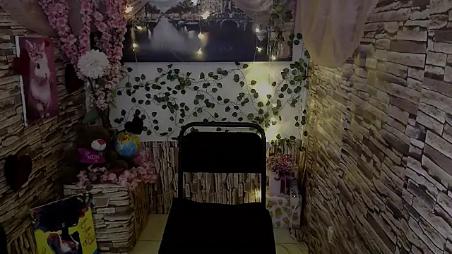 Amanda Bright  online show from October 2025 07:53:02 AM