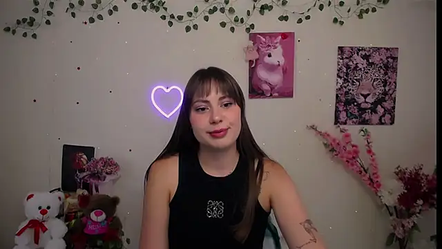 Snapshot of Amanda_Bright_ chatting on July 2026 07:28:01 AM Amanda Bright online show from July 2026 07:28:01 AM