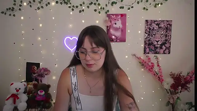 Snapshot of Amanda_Bright_ chatting on June 2026 09:42:02 AM Amanda Bright online show from June 2026 09:42:02 AM