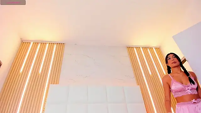 Elody rousse online show from February 2026 12:16:02 PM