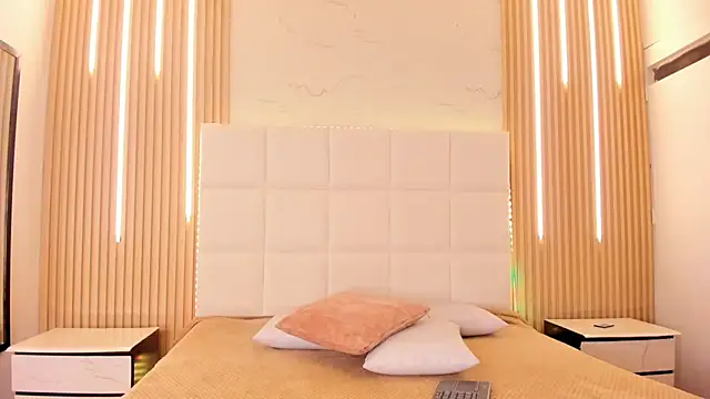 Elody rousse online show from November 2025 12:05:01 PM