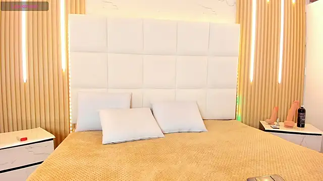 Elody rousse online show from October 2025 12:37:01 PM