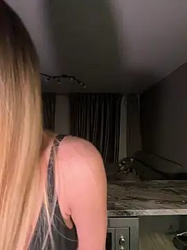 Elizebeth Parker online show from March 2026 09:05:02 PM