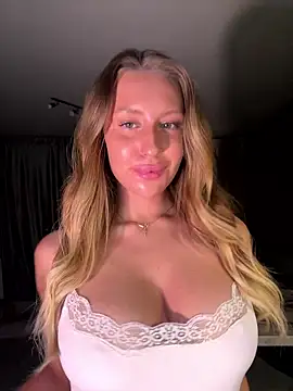 Snapshot of Elizebeth_Parker chatting on January 2026 07:17:01 PM Elizebeth Parker online show from January 2026 07:17:01 PM