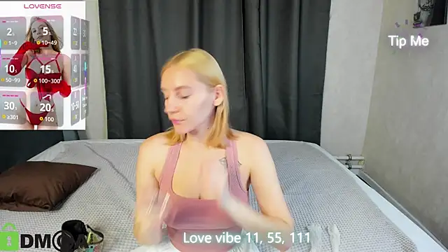 Snapshot of Anna_Chelsea chatting on October 2025 11:39:02 PM Anna Chelsea online show from October 2025 11:39:02 PM