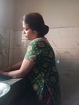 Snapshot of Trisha_71 chatting on June 2026 12:43:01 PM Trisha 71 online show from June 2026 12:43:01 PM
