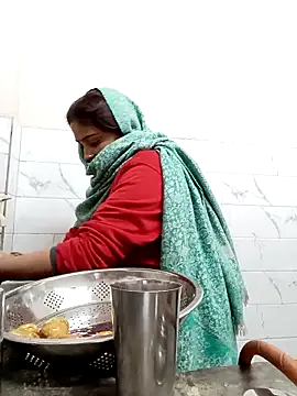 Trisha 71 online show from December 2025 01:46:02 PM